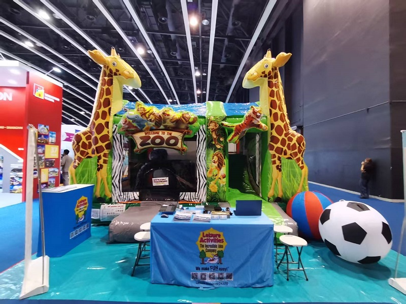 Leisure Activities® झू ला IAAPA EXPO ASIA मध्ये शो-स्टॉपिंग 4m Inflatable Bouncy Castle ने आणते